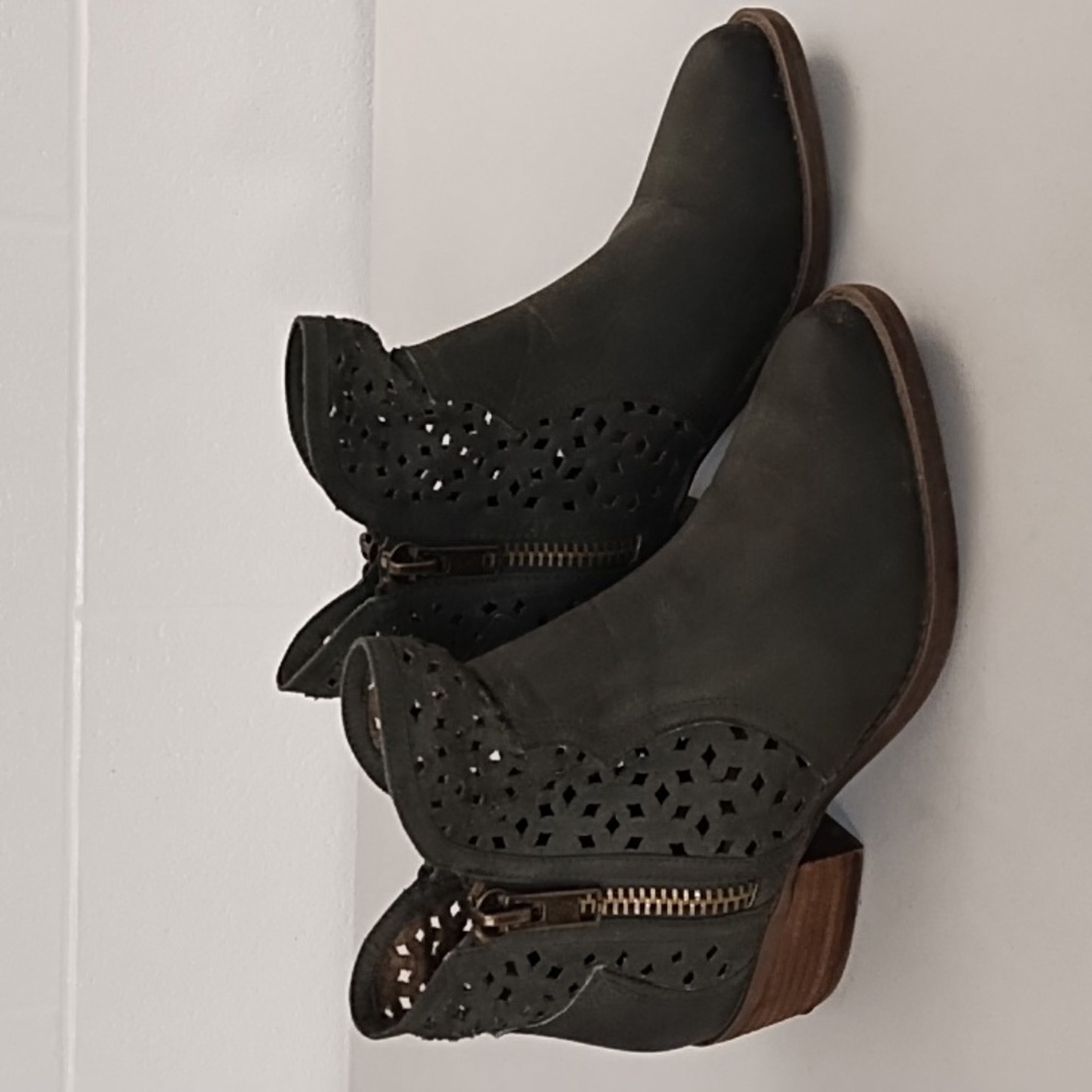 Not Rated Olive Ankle Bootie Cut-Outs Side Zipper Detailing EUC Size 7.5
